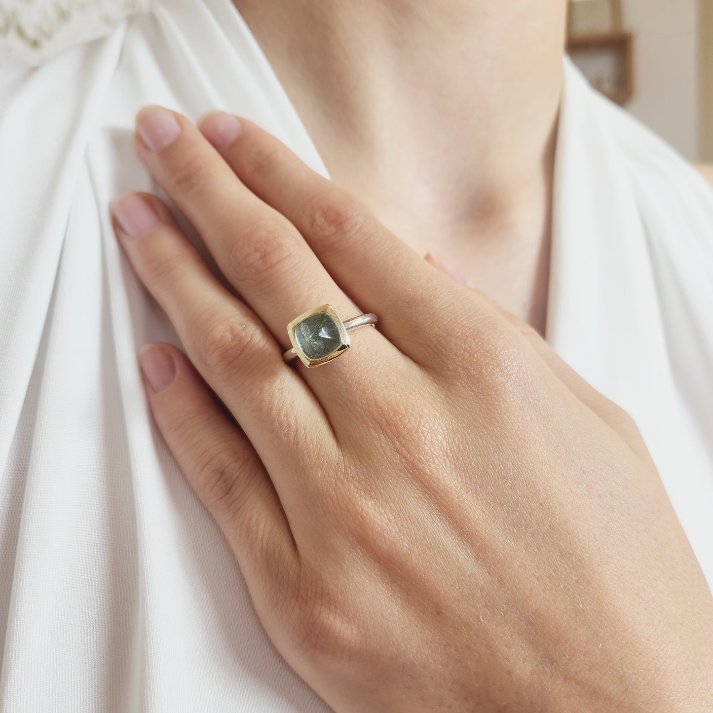 Fluorit Gold Sugarloaf Stacking Ring | Elegant & Versatile